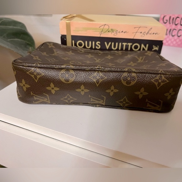 ✨Vintage Louis Vuitton Monogram Trousse Toilette 23 - Picture 4 of 14